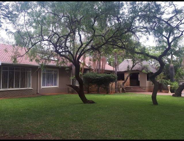 4 BEDROOM HOUSE TO LET IN PROTEA PARK